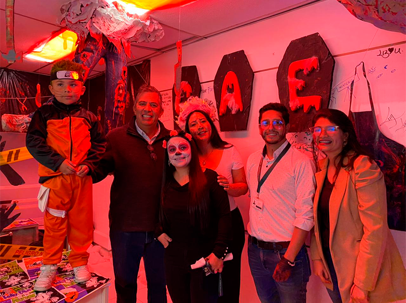 Centro de Atención al Estiadiante en el Concurso de Decoración Halloween2022