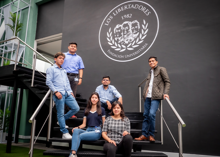 Estudiantes beneficiados del Proyecto Delfín 7