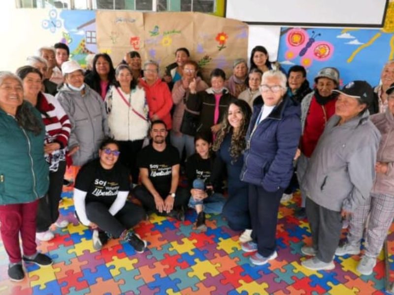 Memorias vivas: Arte, memoria y expresión creativa en la vejez