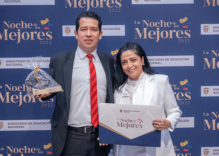 Los Libertadores recibe oficialmente Acreditación Institucioal de Alta Calidad en La Noche de los Mejores_17