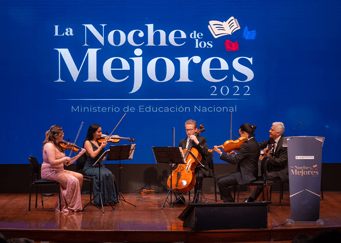 Los Libertadores recibe oficialmente Acreditación Institucioal de Alta Calidad en La Noche de los Mejores_25