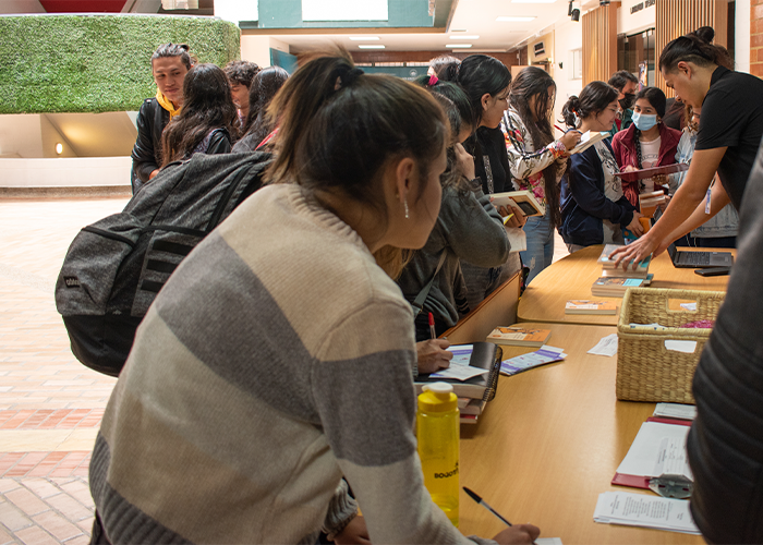 Relanzamiento Biblioteca Primer dia_18